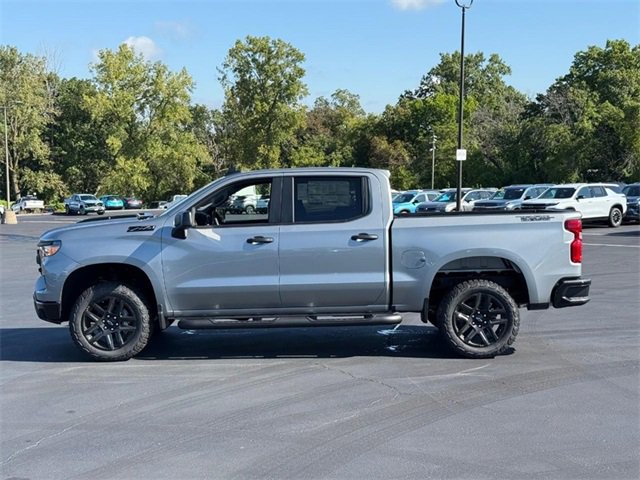 2026 Chevrolet Silverado 1500 Custom Trail Boss photo 2
