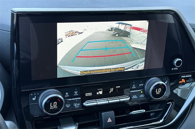 2024 Toyota Highlander XLE photo 17