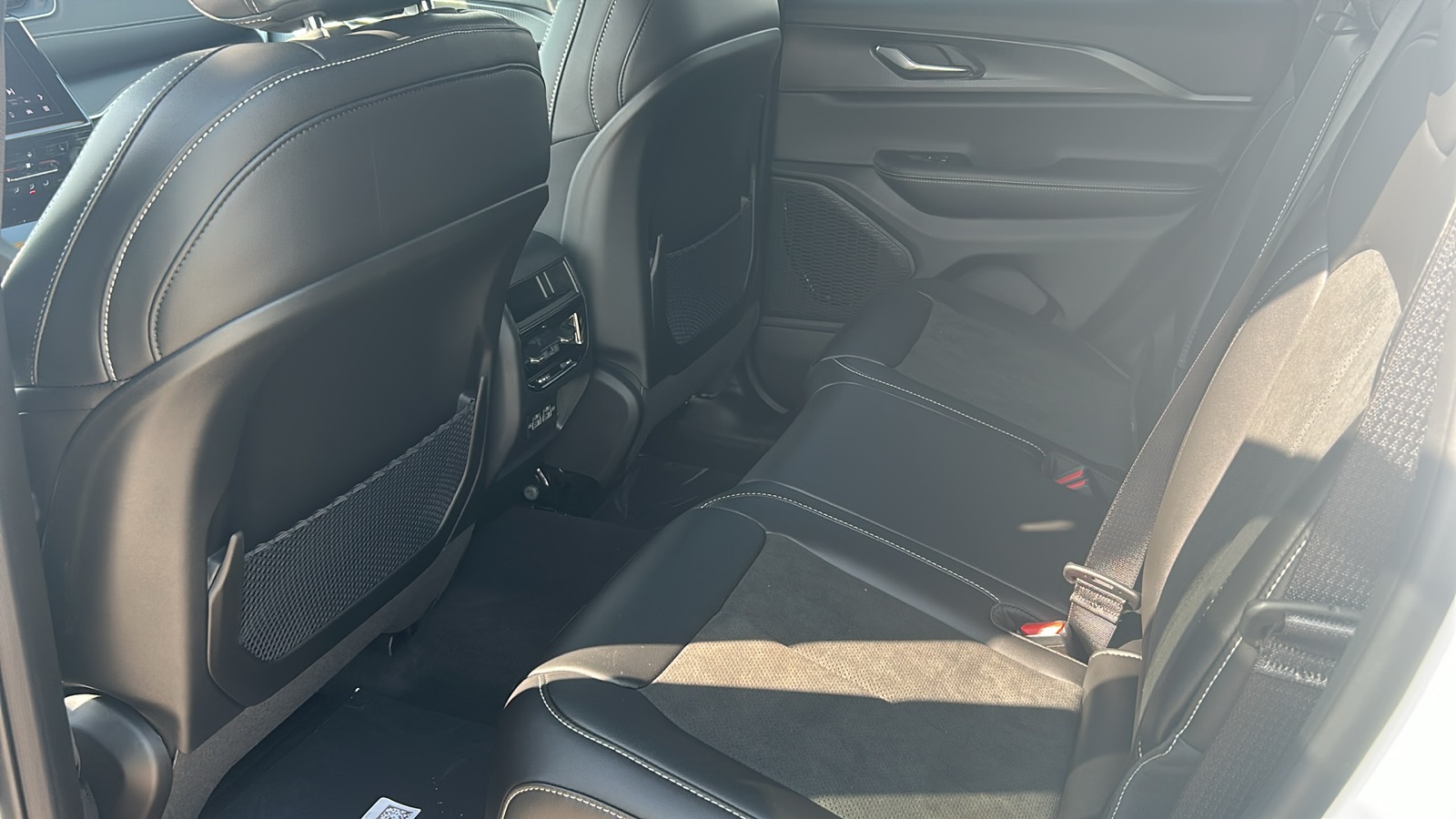 2025 Jeep Grand Cherokee Altitude X photo 19