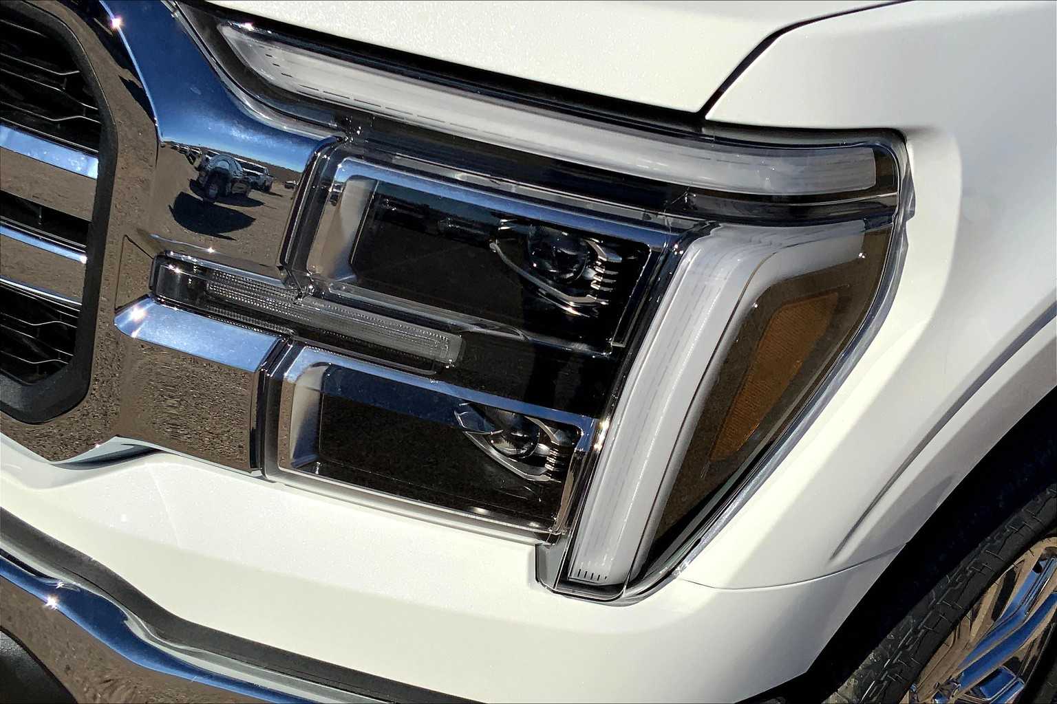 2025 Ford F-150 Lariat photo 13