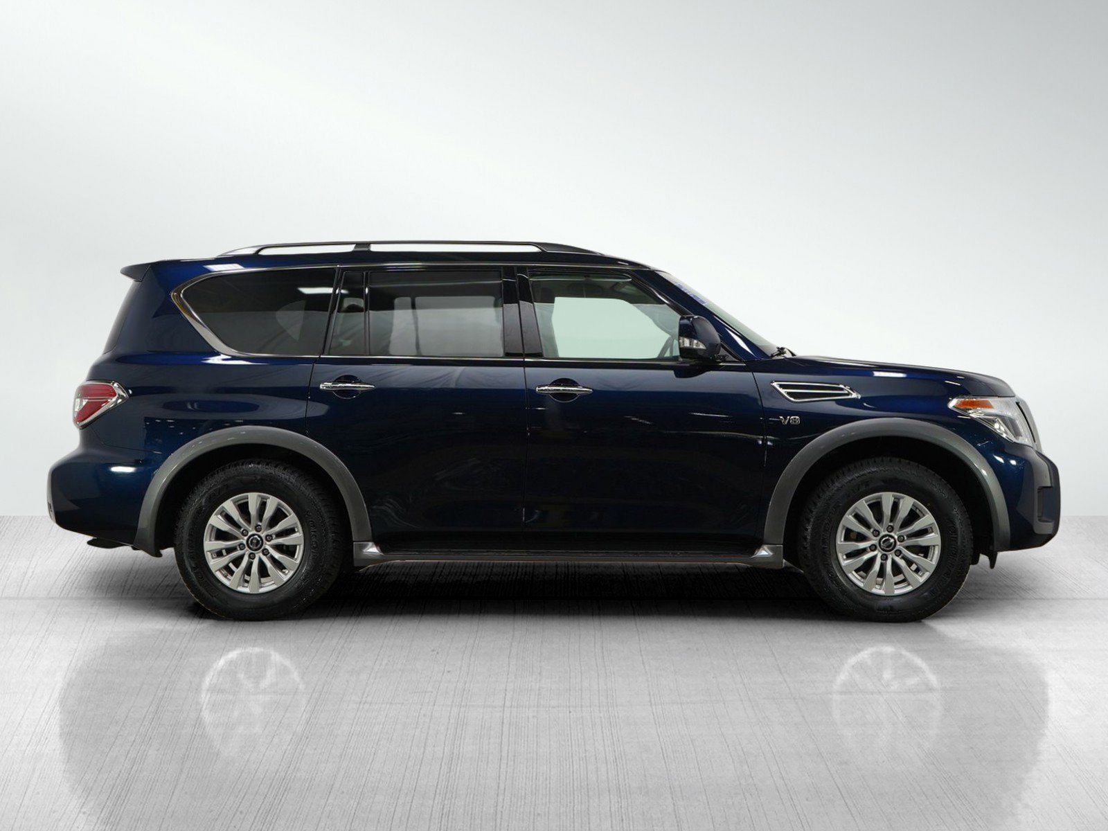 2020 Nissan Armada SV photo 4