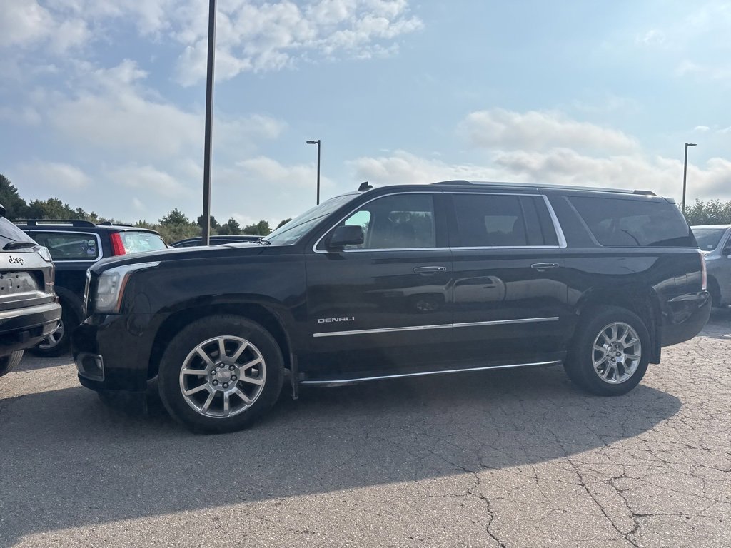 2015 Gmc Yukon XL Denali photo 2