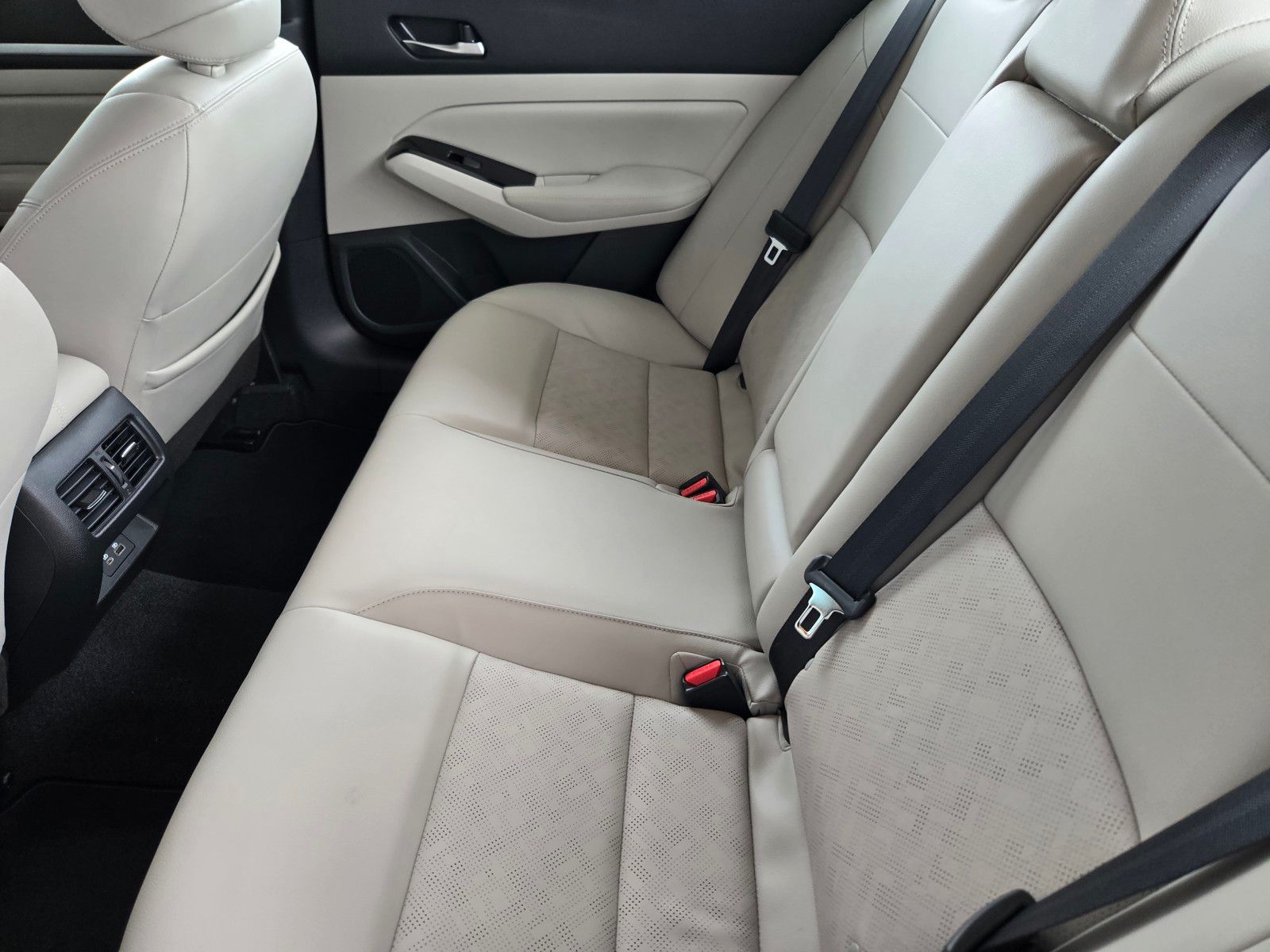 2024 Nissan Altima 2.5 SL photo 9