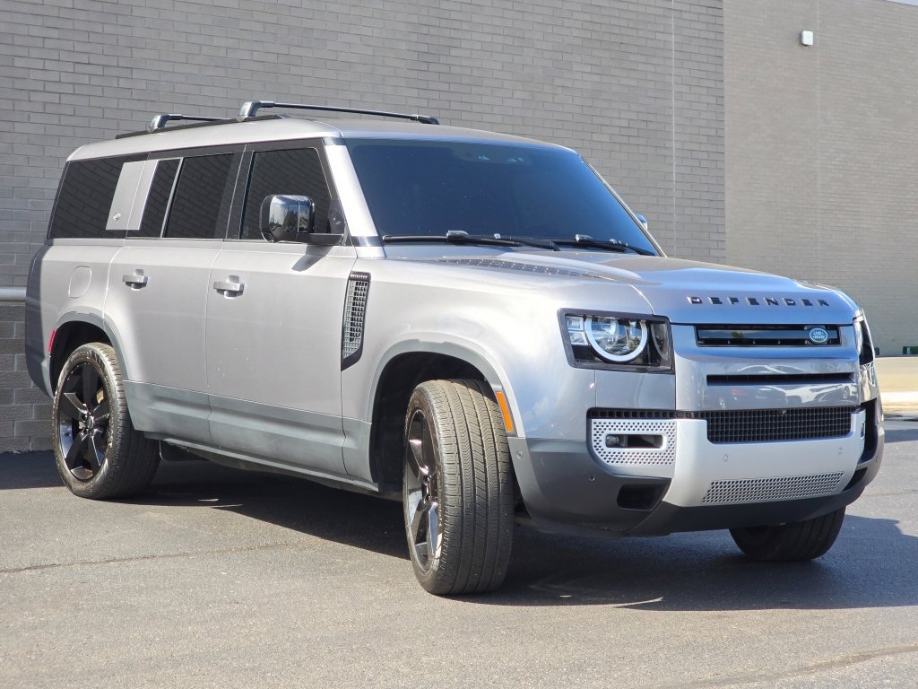 2023 Land Rover Defender 130 S photo 8