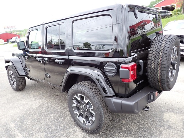 2025 Jeep Wrangler Sahara photo 3