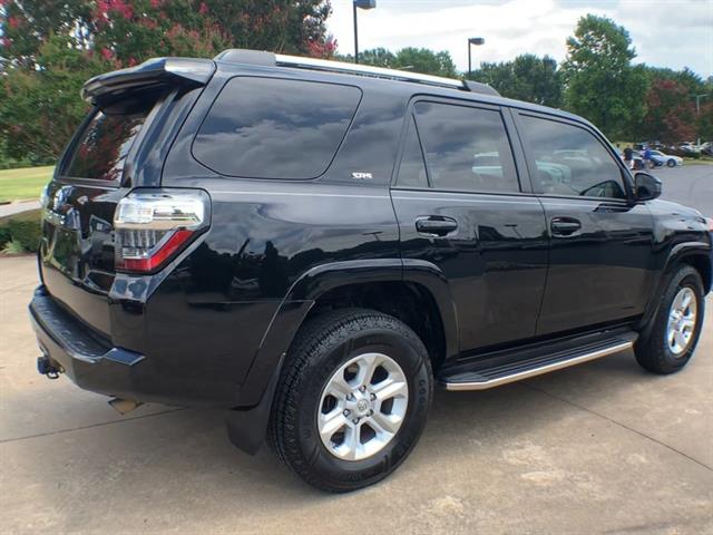2019 Toyota 4Runner SR5 photo 8