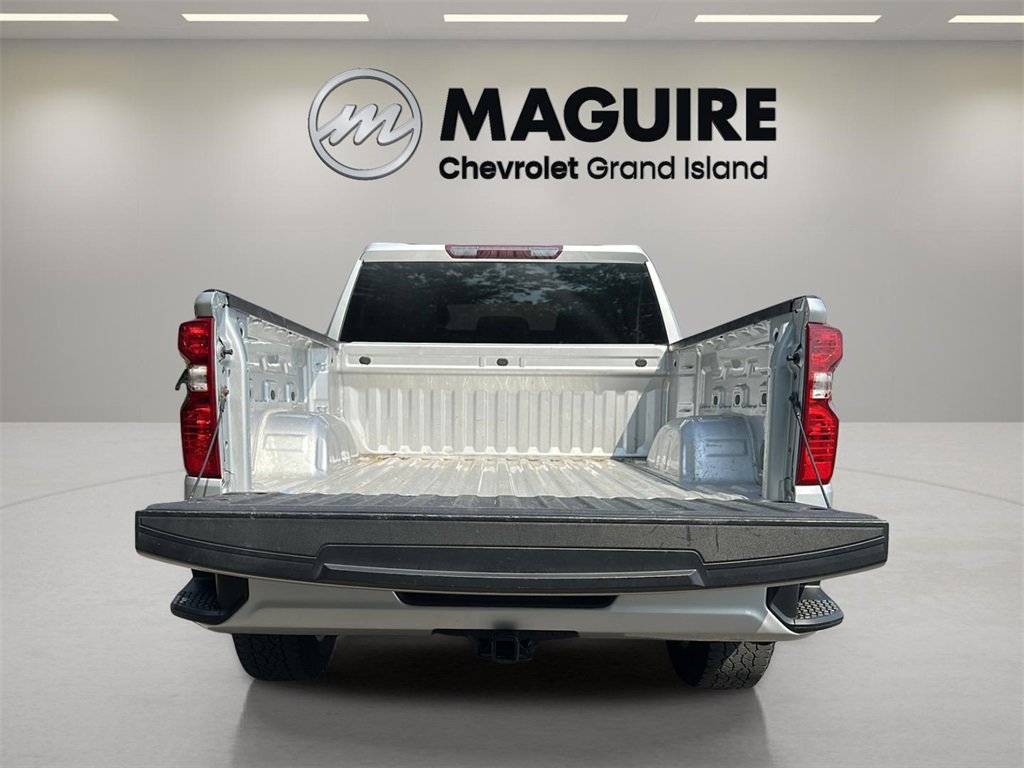 2022 Chevrolet Silverado 1500 Custom photo 3