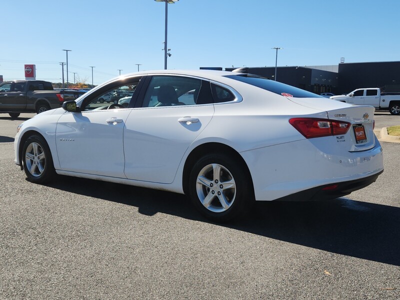 2024 Chevrolet Malibu LS photo 4