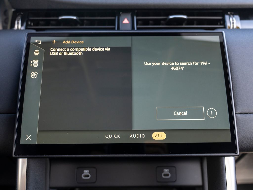2024 Land Rover Discovery Sport S photo 28