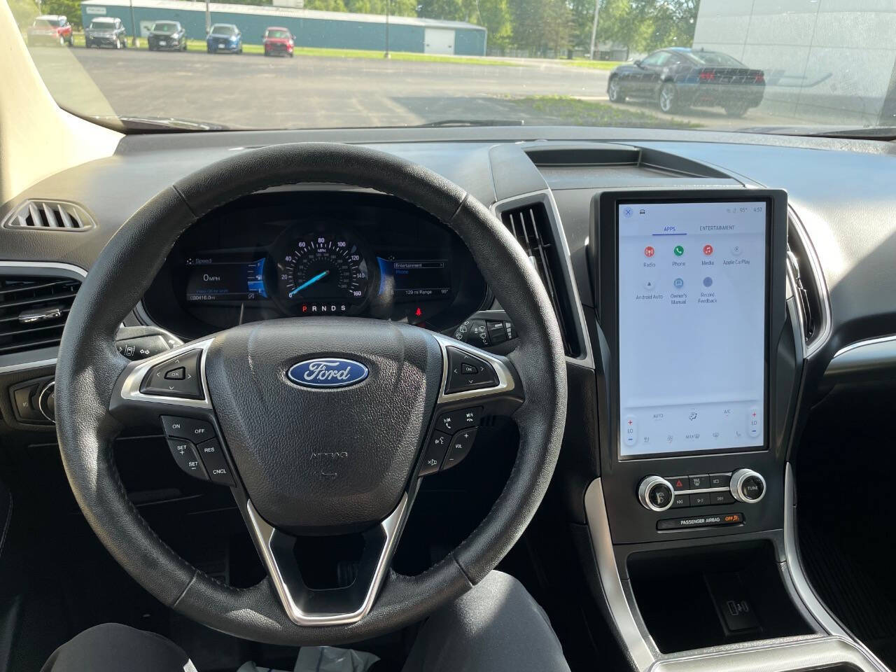 2022 Ford Edge SEL photo 16