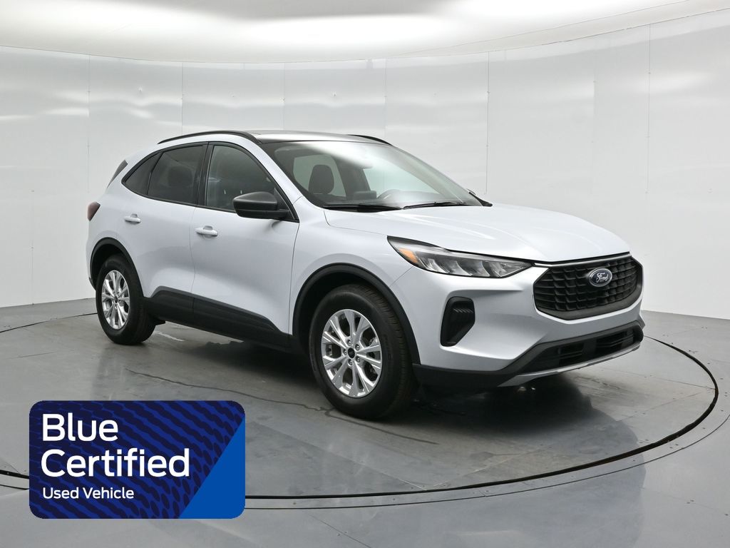 2025 Ford Escape Active's photo