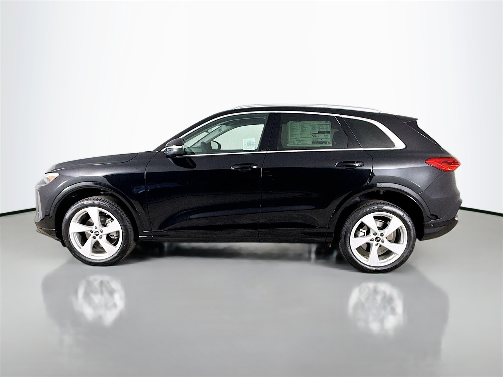 2025 Audi Q5 2.0T Premium Plus photo 4
