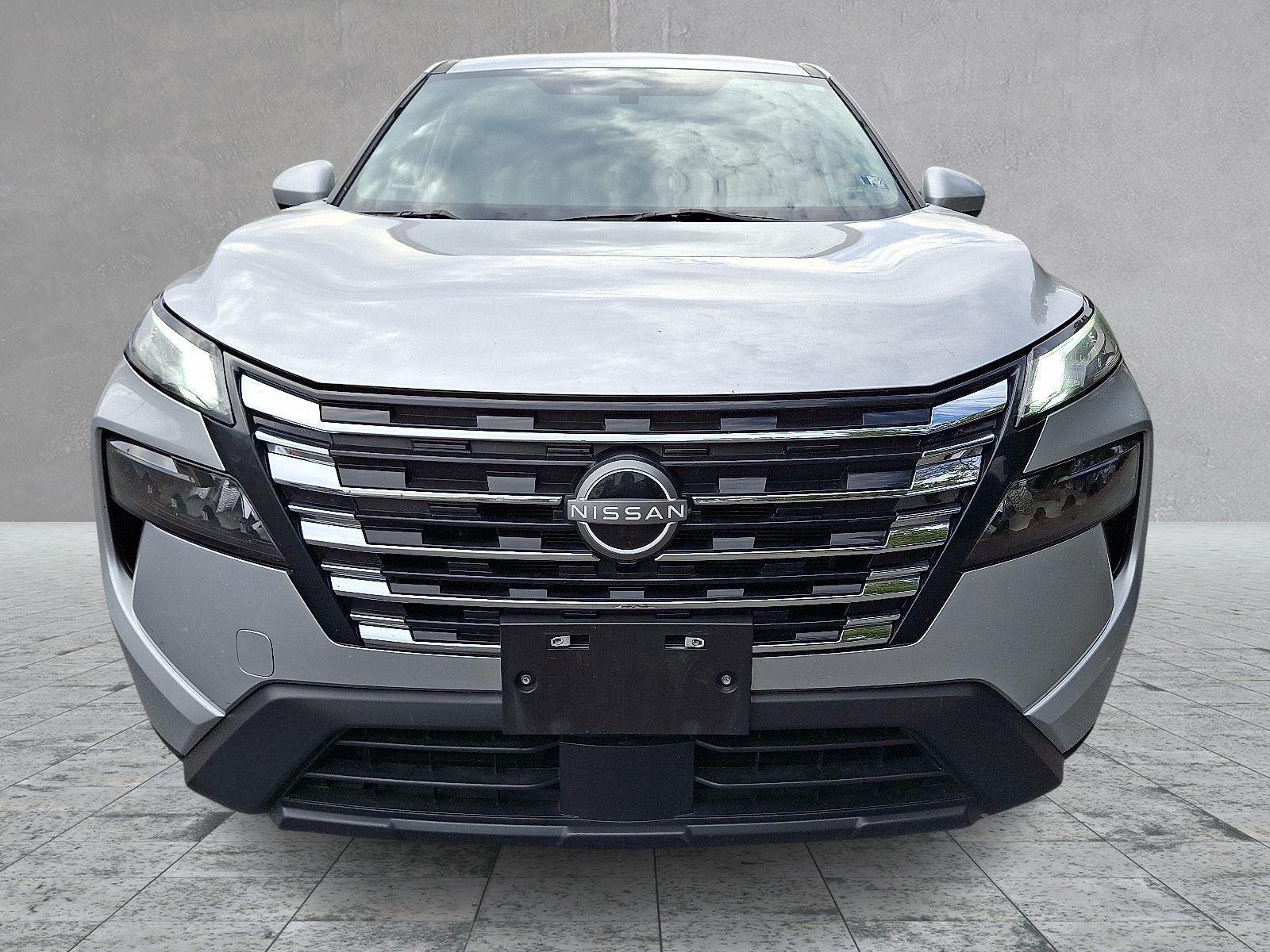 2024 Nissan Rogue SV photo 2