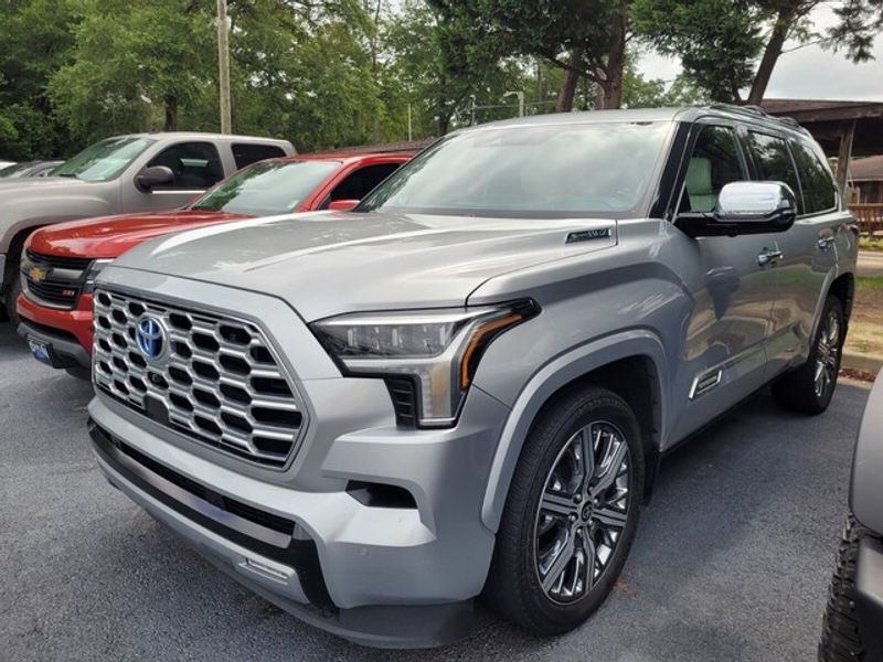 2023 Toyota Sequoia Capstone photo 3