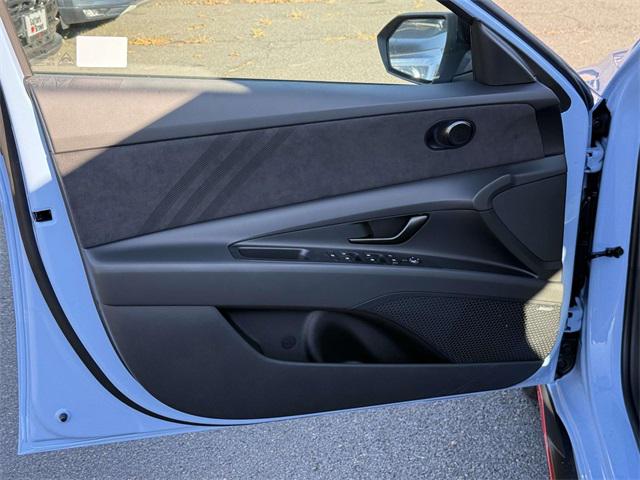2025 Hyundai Elantra Base photo 26