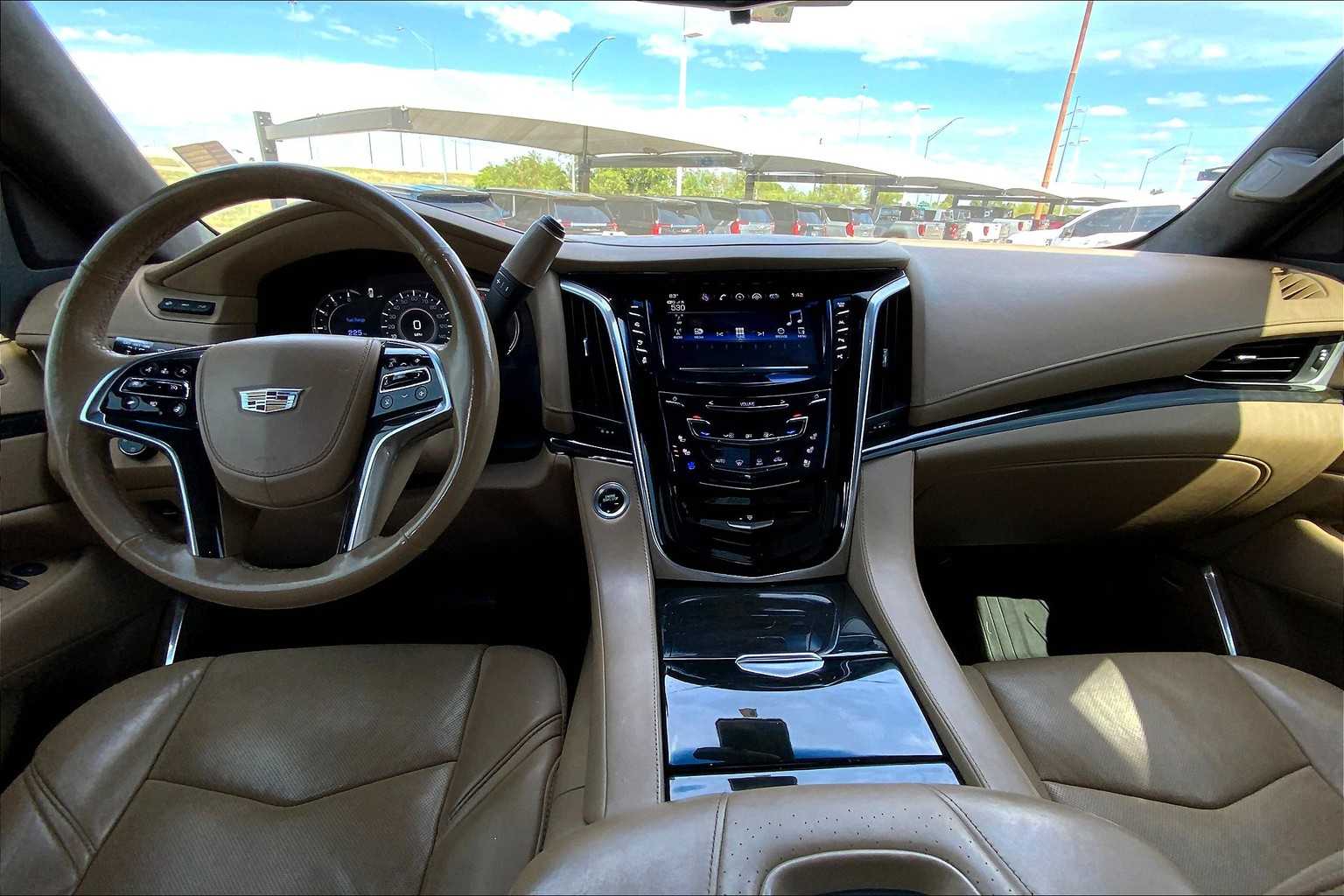2019 Cadillac Escalade Platinum photo 12