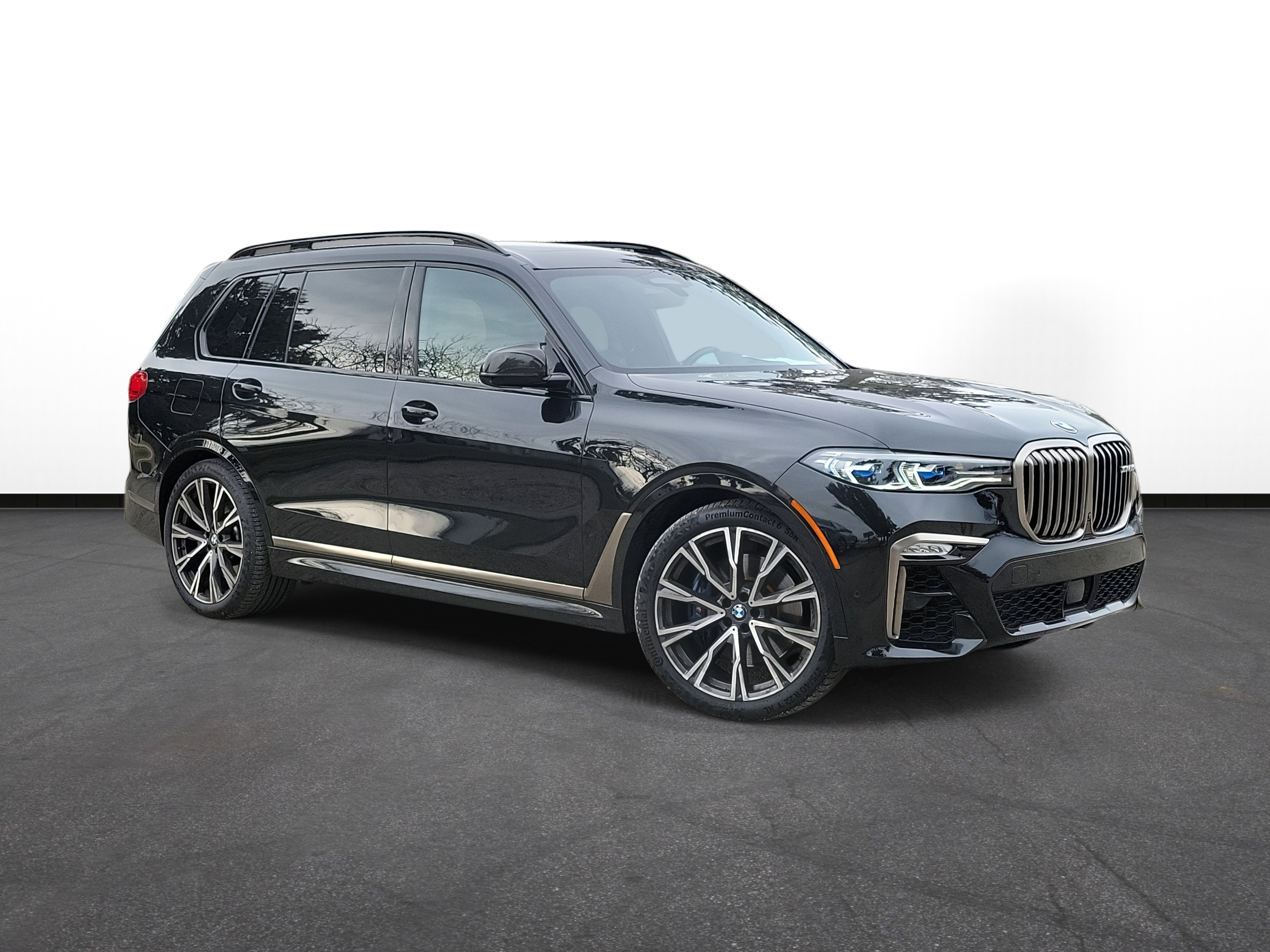 2022 BMW X7 M50i's photo