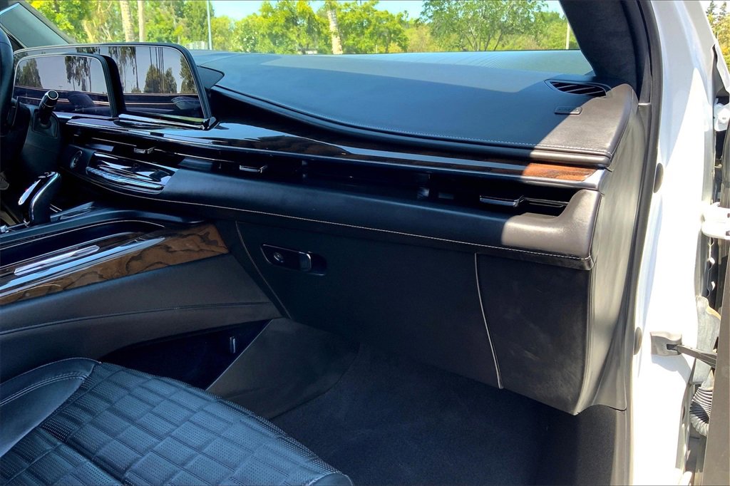 2022 Cadillac Escalade Premium Luxury Platinum photo 18