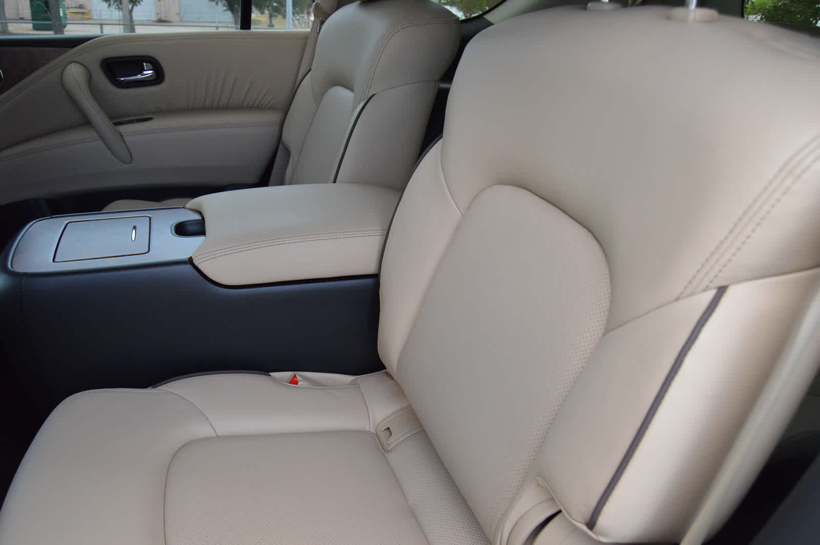 2024 Nissan Armada SL photo 23