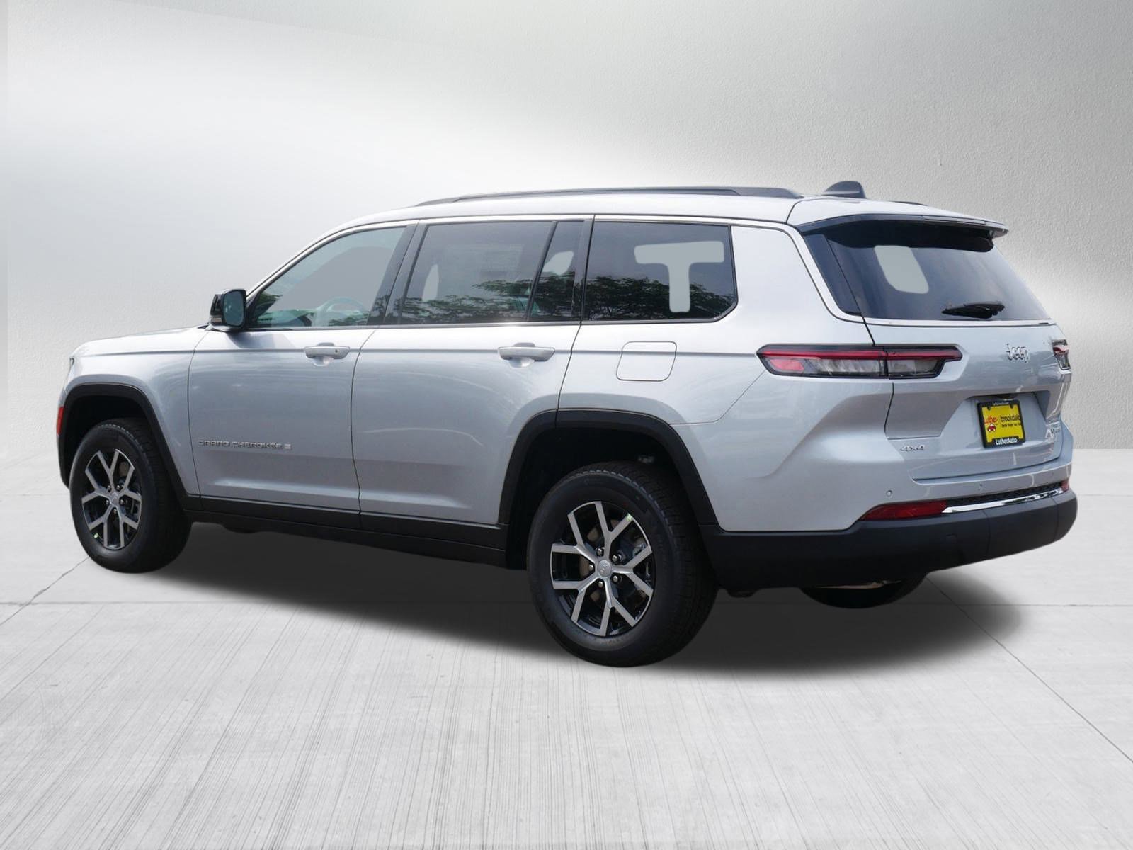 2025 Jeep Grand Cherokee Limited photo 5