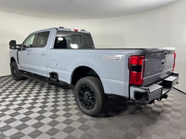 2025 Ford F-350 Lariat photo 5