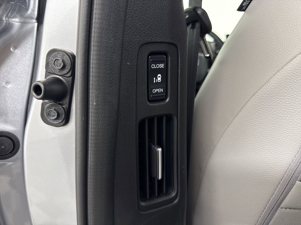 2023 Honda Odyssey Touring photo 17