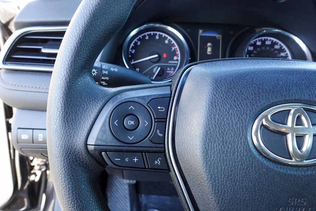 2019 Toyota Camry L photo 18