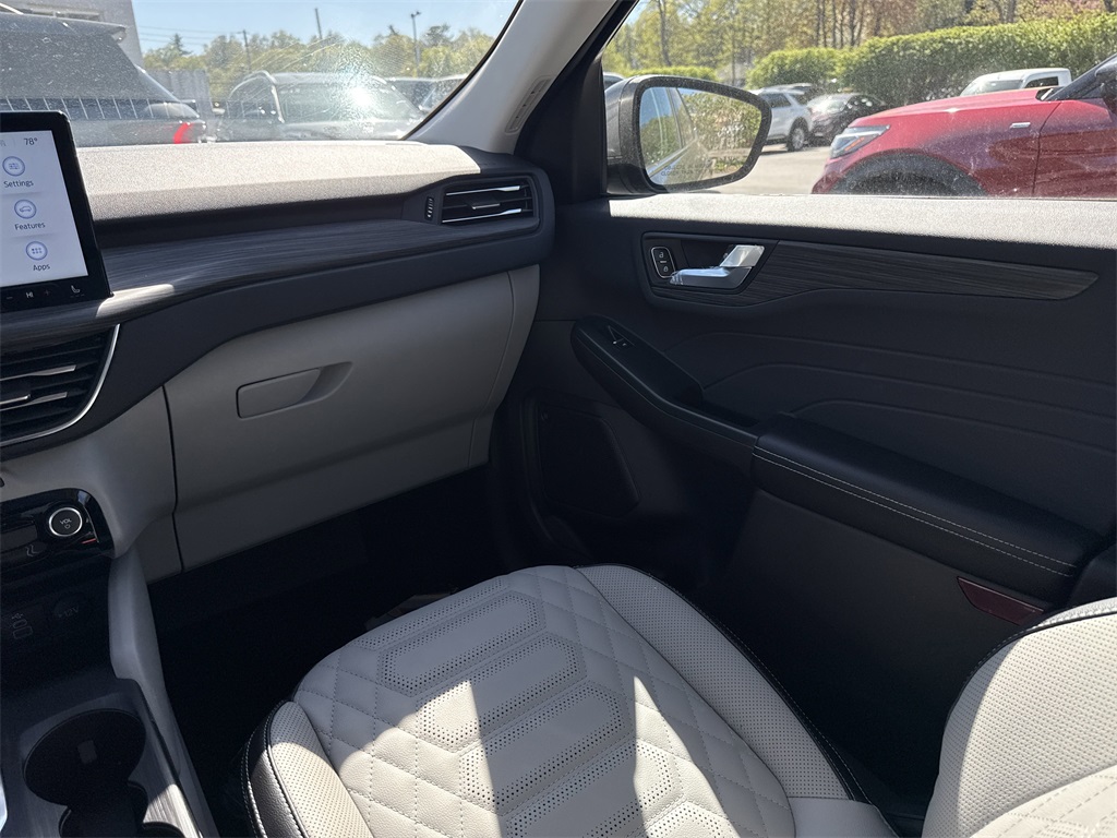 2024 Ford Escape Plug-In Hybrid photo 12