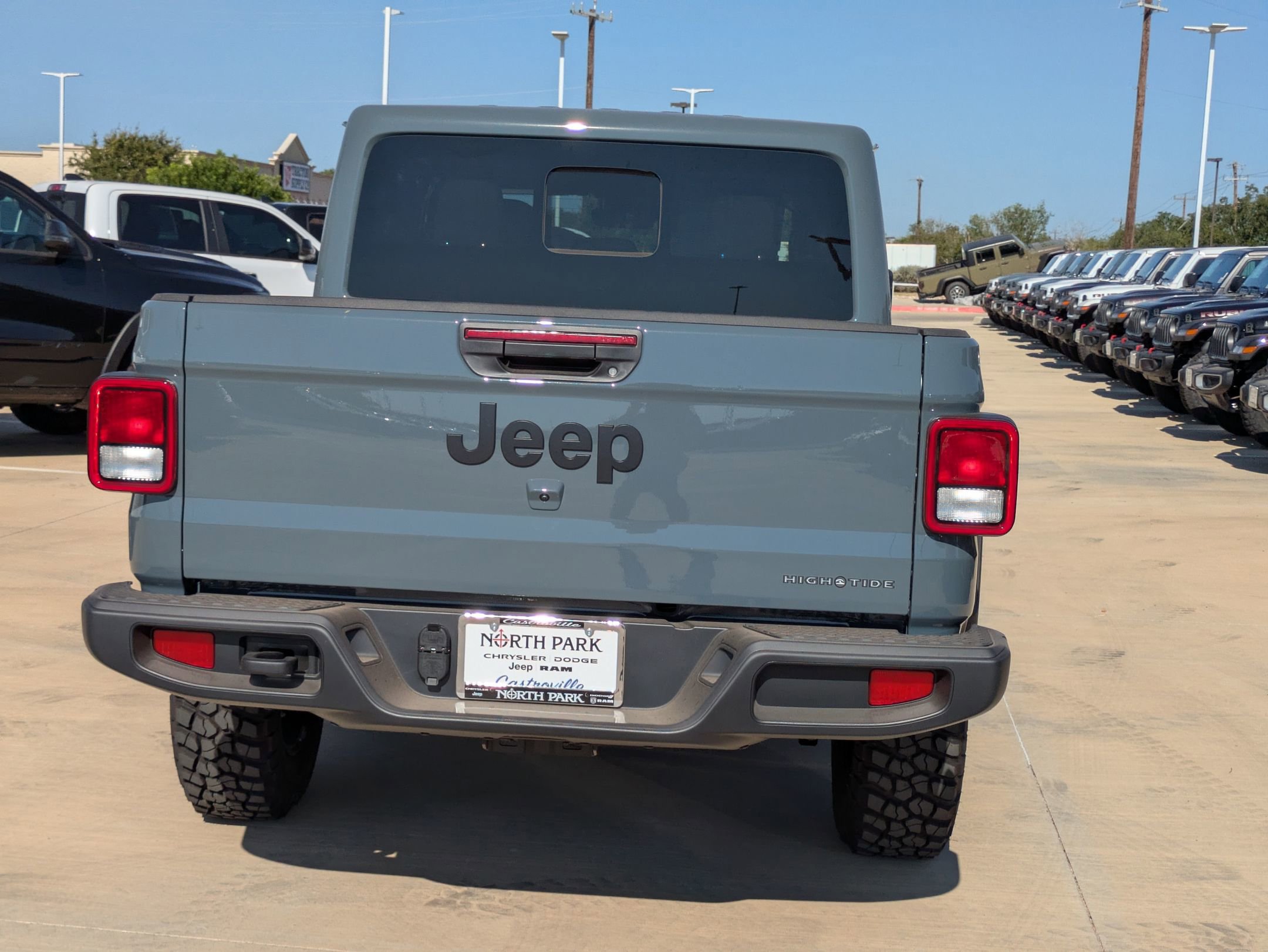 2025 Jeep Gladiator Sport photo 4