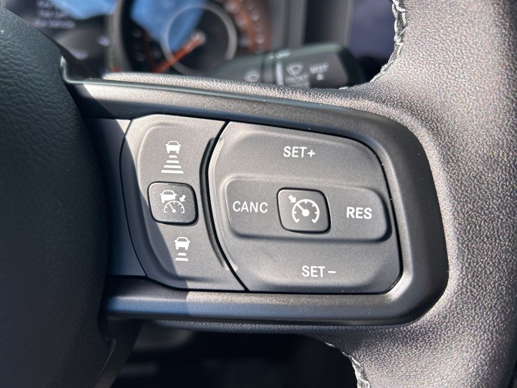 2025 Jeep Gladiator Sport photo 38