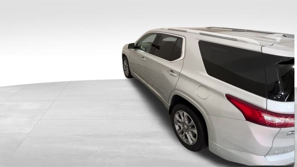 2021 Chevrolet Traverse Premier photo 12