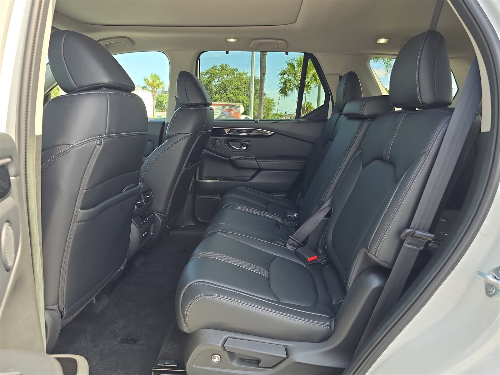 2023 Honda Pilot Touring photo 12