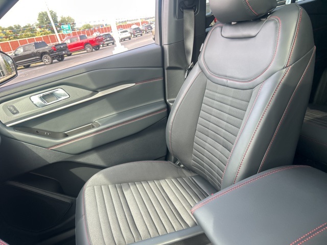 2025 Ford Explorer ST-Line photo 24