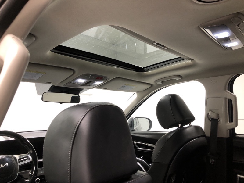 2024 Kia Telluride S photo 19