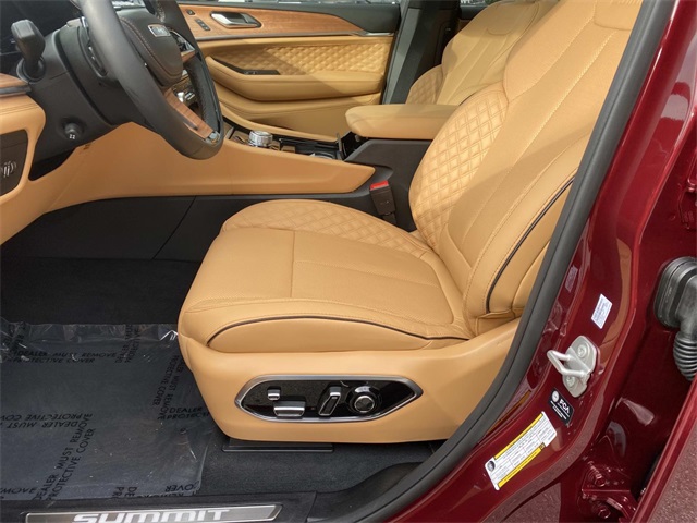 2025 Jeep Grand Cherokee L Summit Reserve photo 17