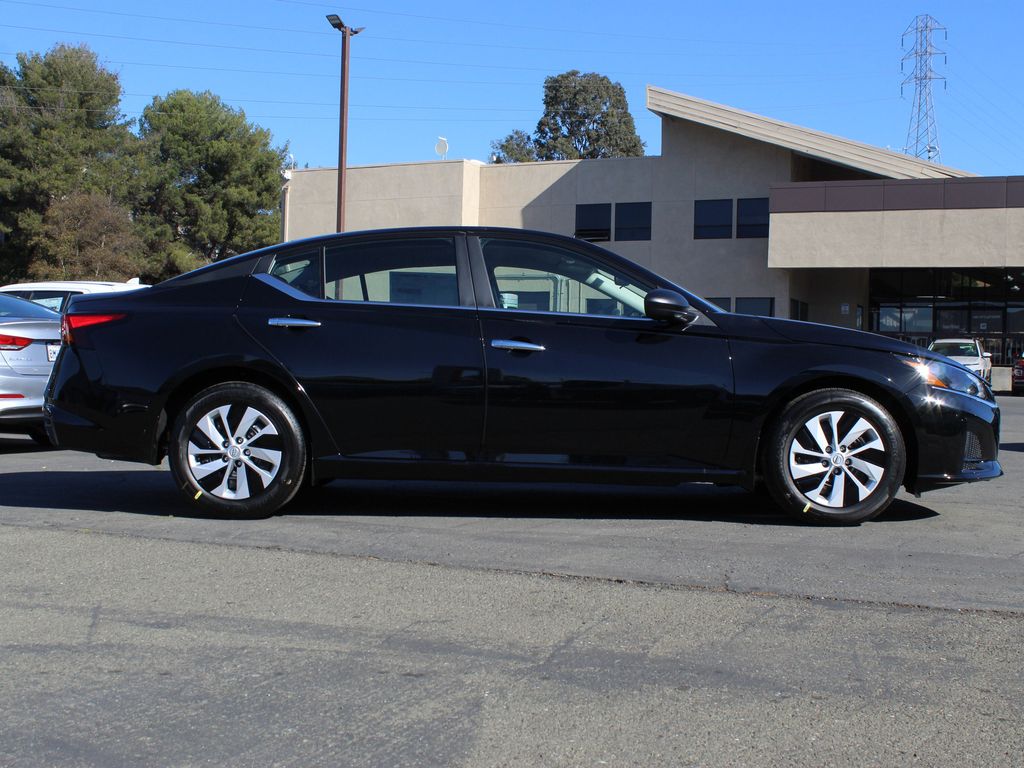 2025 Nissan Altima 2.5 S photo 3