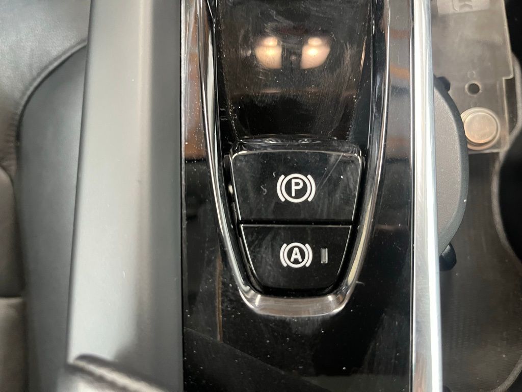 2024 Volvo XC60 B5 Core photo 12