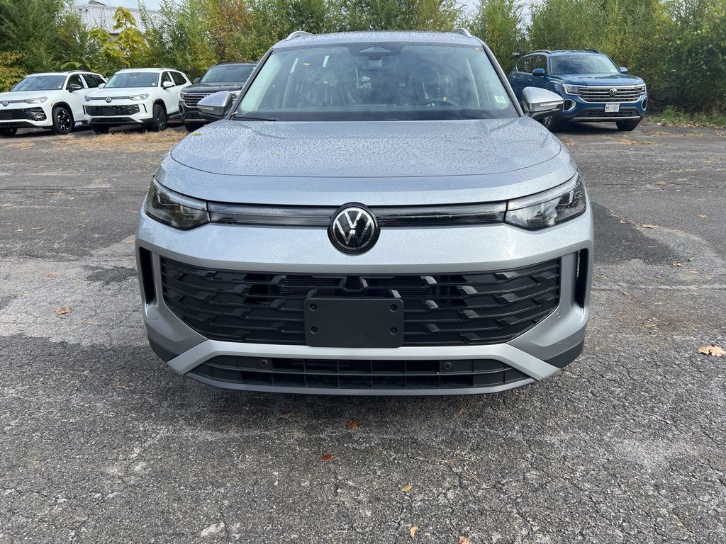 2026 Volkswagen Tiguan SE photo 2