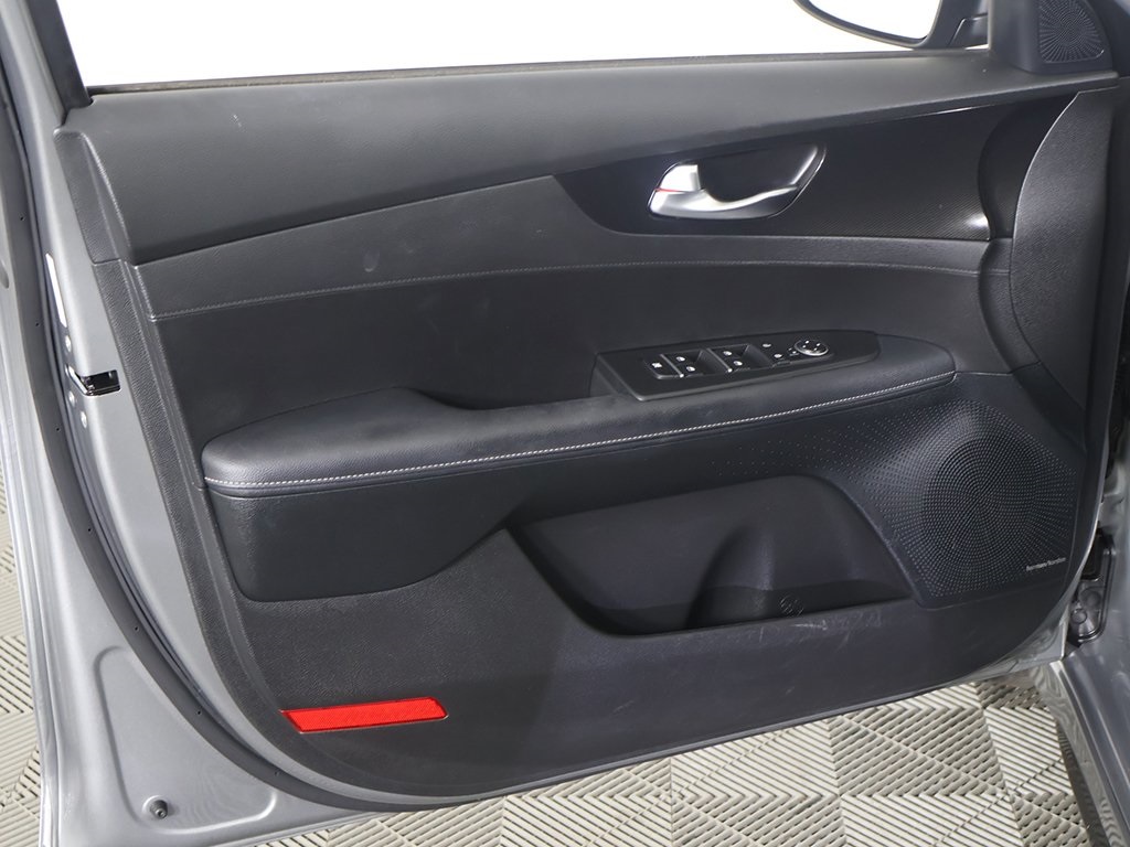 2023 Kia Forte GT-Line photo 22