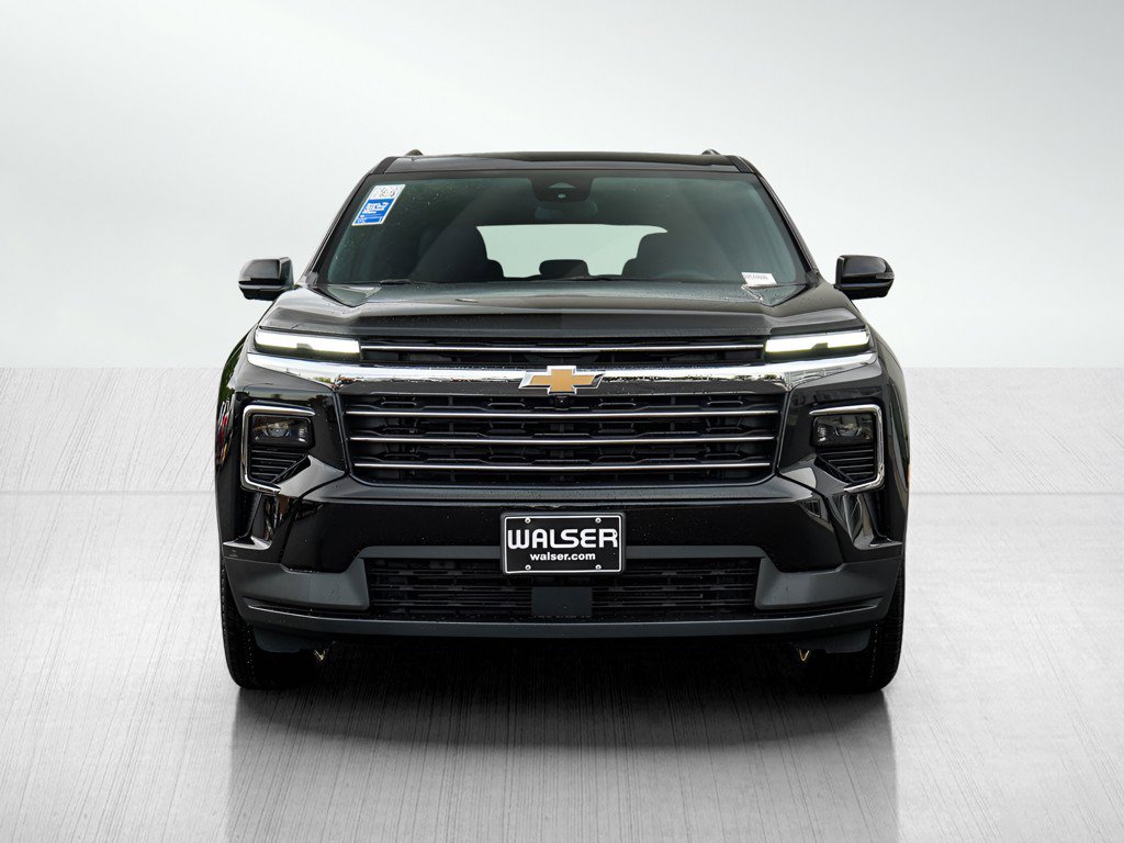 2025 Chevrolet Traverse photo 2