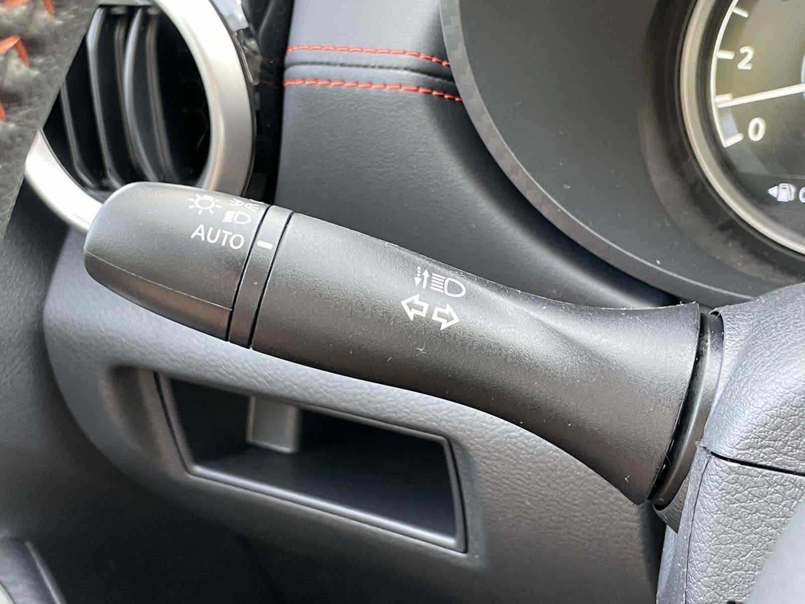 2025 Nissan Versa SR photo 25