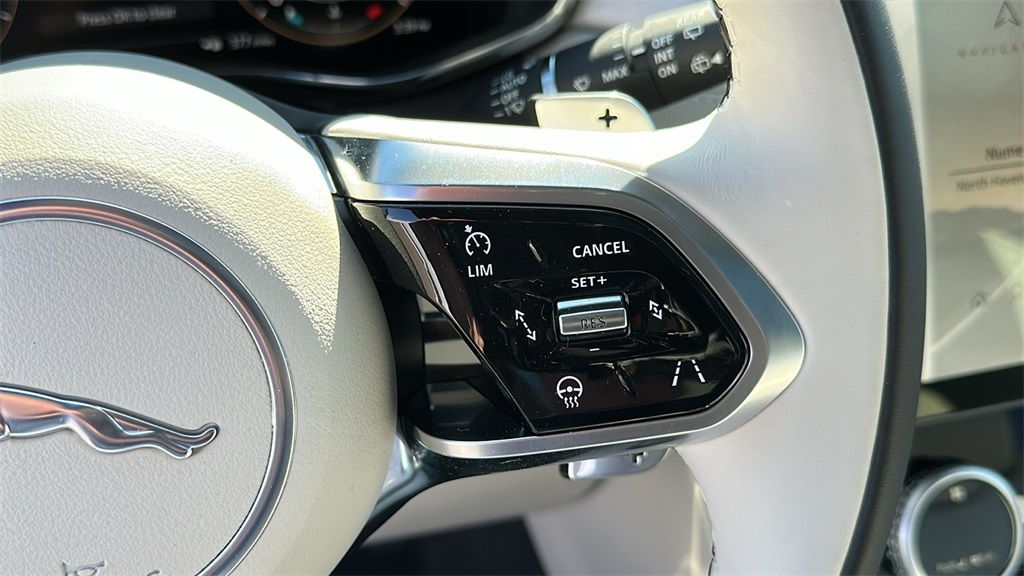 2026 Jaguar F-PACE P250 R-Dynamic S photo 15