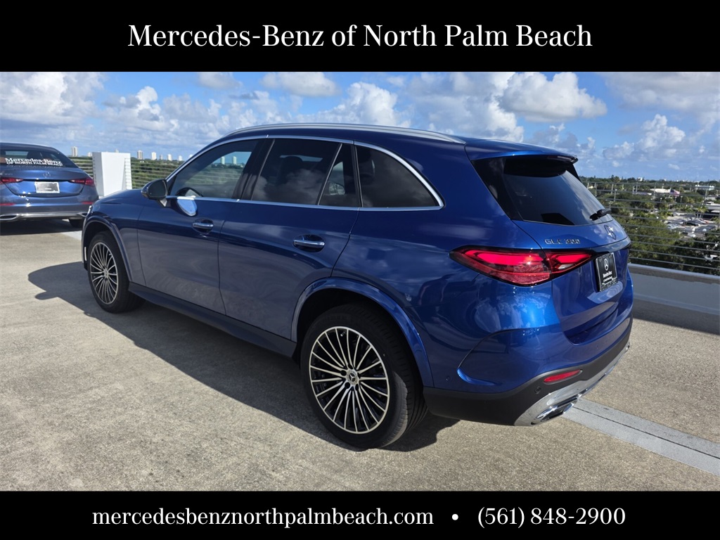 2026 Mercedes Benz GLC 300 4MATIC photo 4