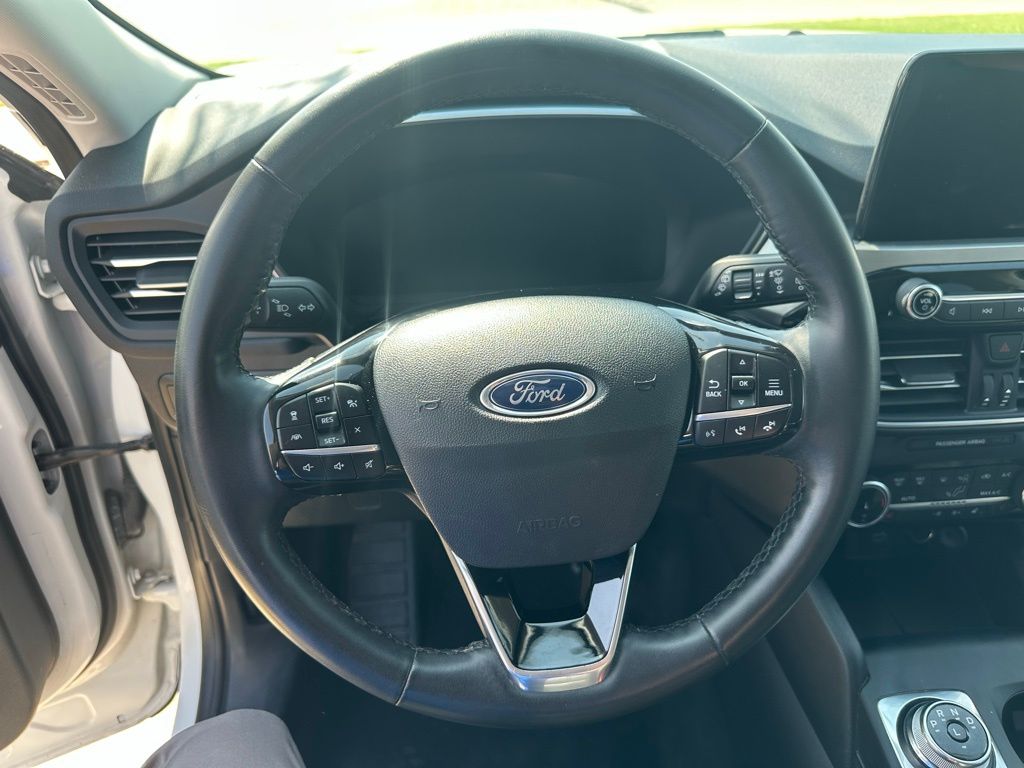 2022 Ford Escape Titanium photo 14