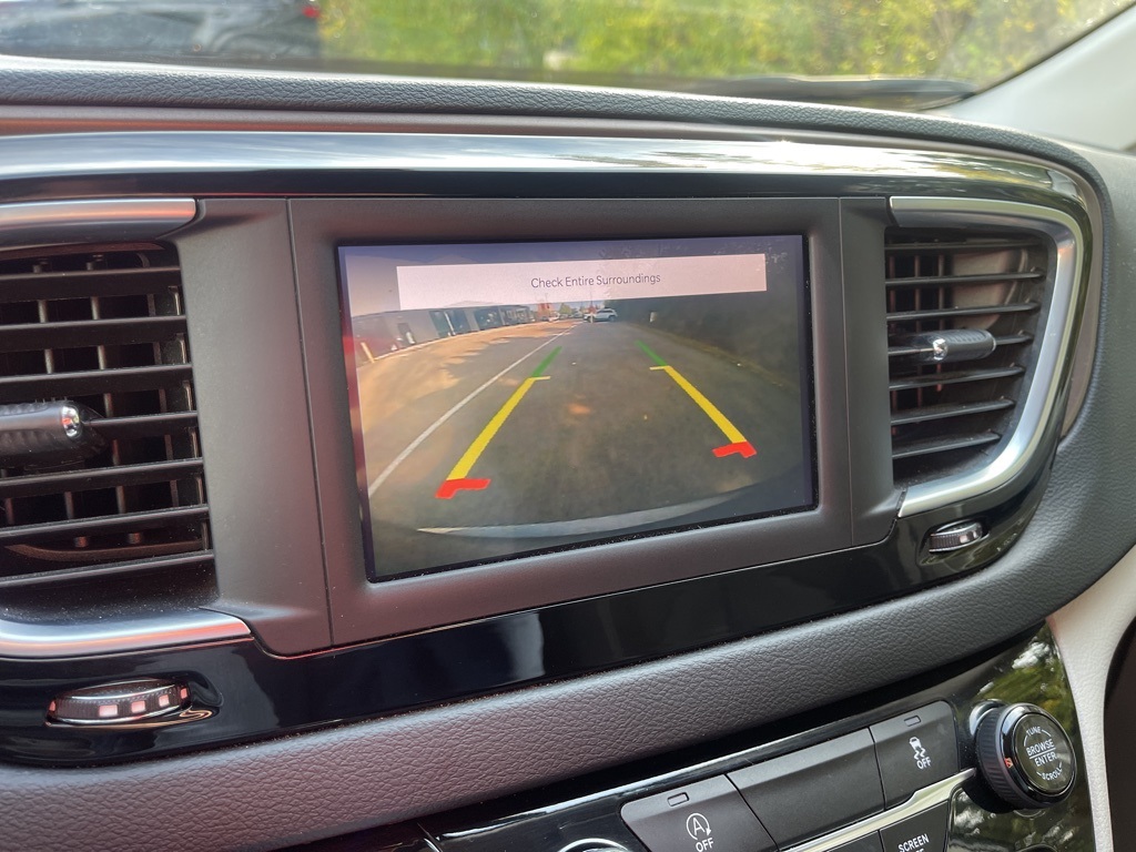 2022 Chrysler Voyager LX photo 3