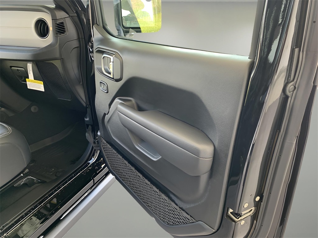2025 Jeep Wrangler Willys photo 56