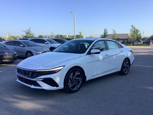 2025 Hyundai Elantra Limited's photo