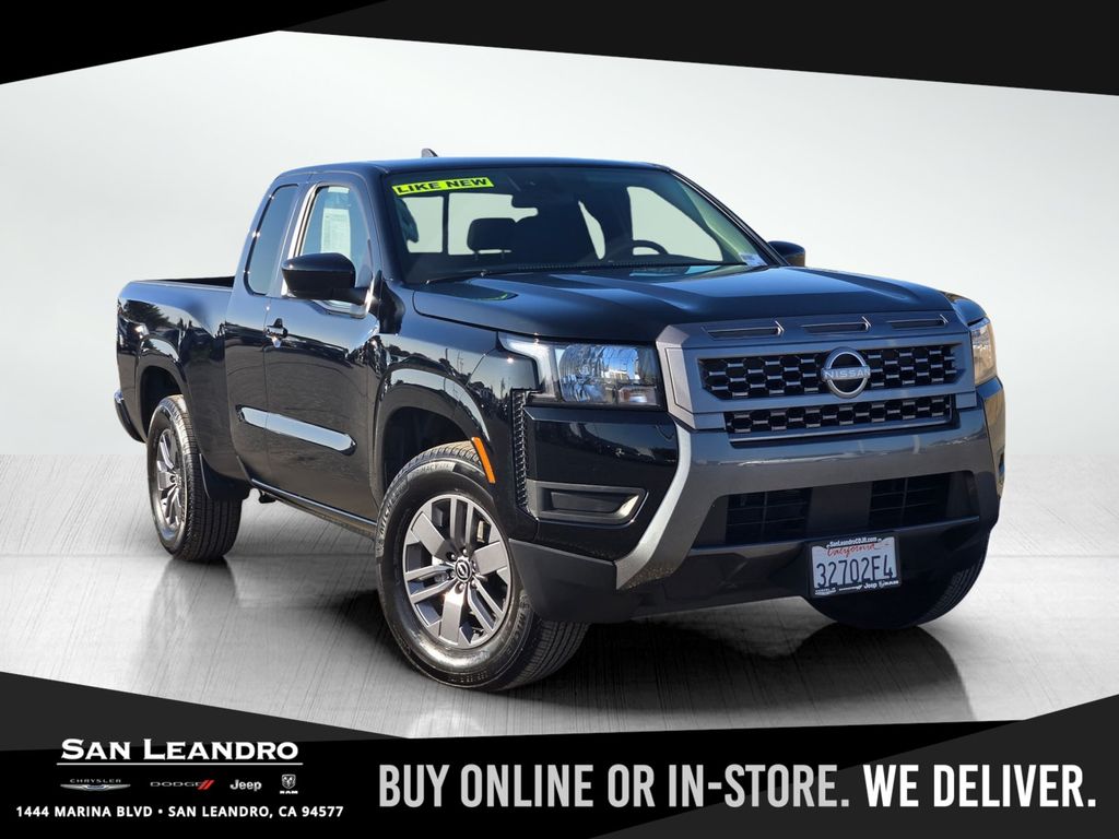 2025 Nissan Frontier SV's photo