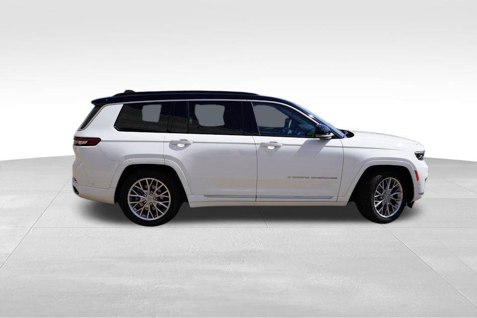 2024 Jeep Grand Cherokee L Summit photo 3