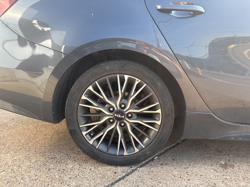2023 Kia Forte GT-Line photo 5
